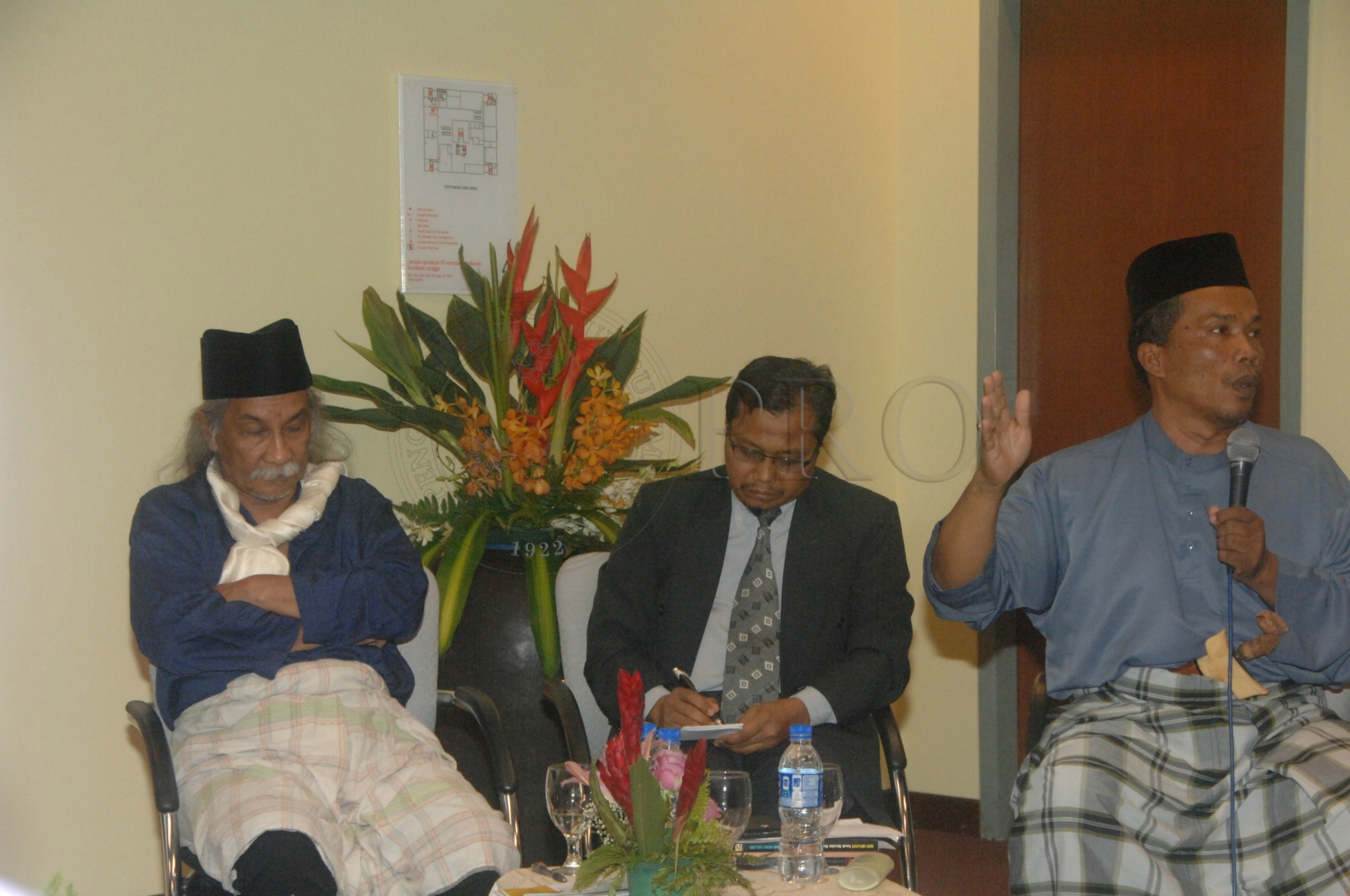 PRO 14 33 WACANA FBA 0261